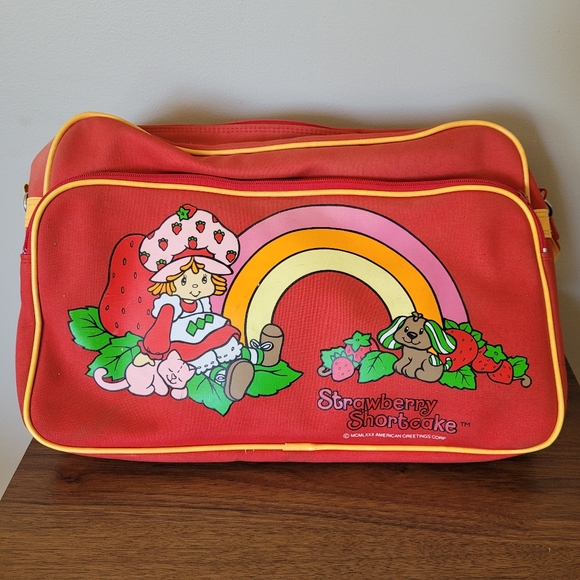 SOLD Vintage Strawberry Shortcake Satchel Bag 🎒 - Picture 2 of 13